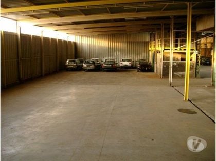 Parkings - garages - Photos Vivastreet A LOUER EMPLACEMENT GARAGE AUTO CAMION BATEAUX BUS CAR