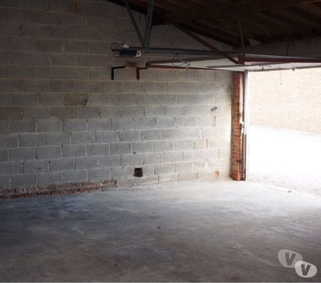 Location parking & garage Namur Saint-Servais - Photos Vivastreet BOX fermé pour véhicule ou dépôt