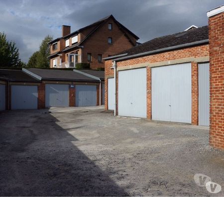 Location parking & garage Namur Saint-Servais - Photos Vivastreet BOX fermé pour véhicule ou dépôt