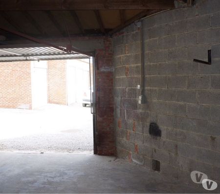 Location parking & garage Namur Saint-Servais - Photos Vivastreet BOX fermé pour véhicule ou dépôt