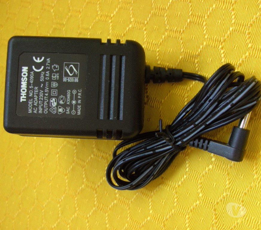 Téléphonie Kelmis La Calamine - Photos Vivastreet THOMSON Adaptateur chargeur téléphones mobile