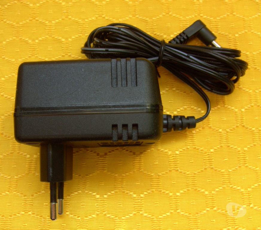 Téléphonie Kelmis La Calamine - Photos Vivastreet THOMSON Adaptateur chargeur téléphones mobile