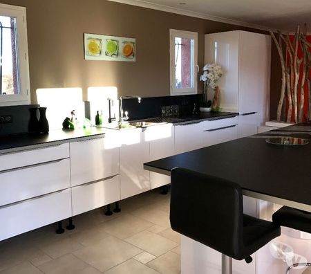Location vacances France - Photos Vivastreet Villa Standing-8 pers-Piscine-Calme-Vue-Pétanque privée