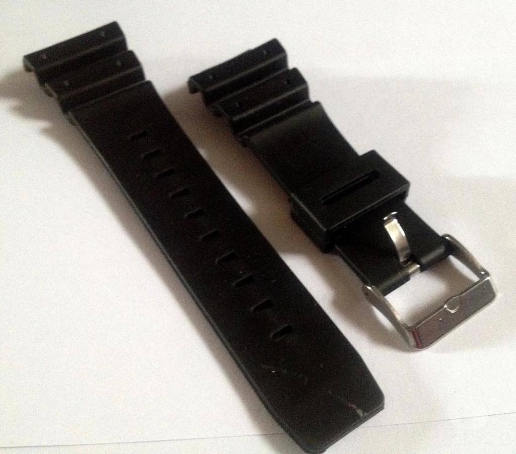 Montres occasion Koekelberg - Photos Vivastreet Bracelet - montre noir en caoutchouc silicone 16mm
