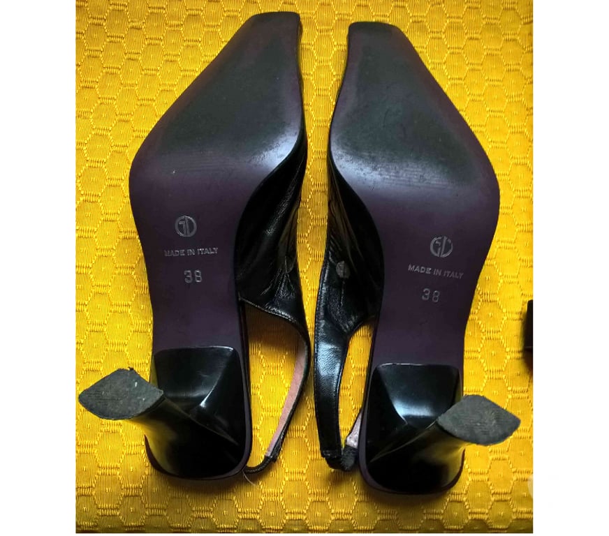 Chaussures Kelmis La Calamine - Photos Vivastreet Chaussures pour femmes de pointure 38 NEUF ou comme NEUF en 