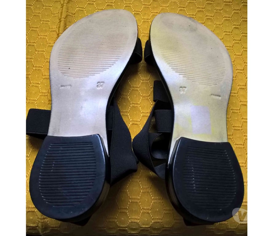 Chaussures Kelmis La Calamine - Photos Vivastreet Chaussures pour femmes de pointure 38 NEUF ou comme NEUF en 