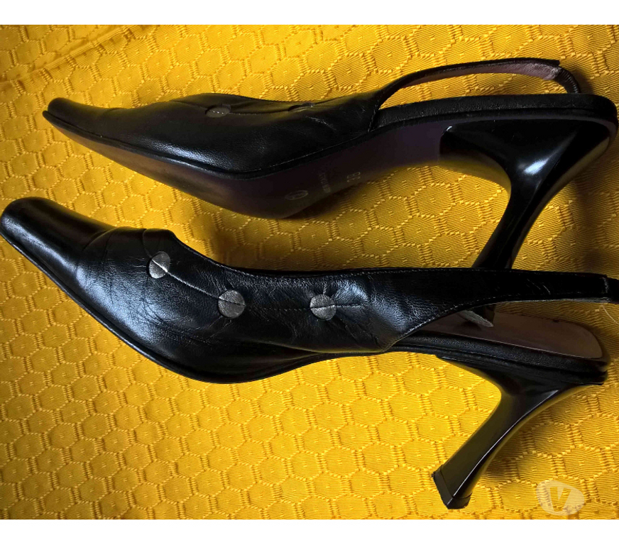 Chaussures Kelmis La Calamine - Photos Vivastreet Chaussures pour femmes de pointure 38 NEUF ou comme NEUF en 