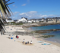 Location 3* en rez de jardin d'une maison, plage à 50m