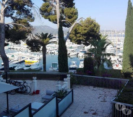 Location vacances France - Photos Vivastreet studio à louer Bandol Port Var France