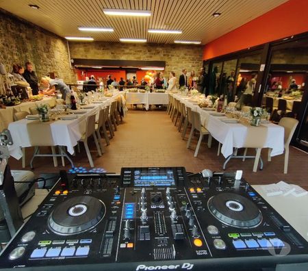 Organisations d'evènements Dinant Dinant-Centrum - Photos Vivastreet DJ animation mariage, anniversaire, soirée dansante