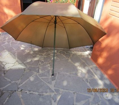 Matériel de sport Carnières Morlanwelz - Photos Vivastreet parapluie