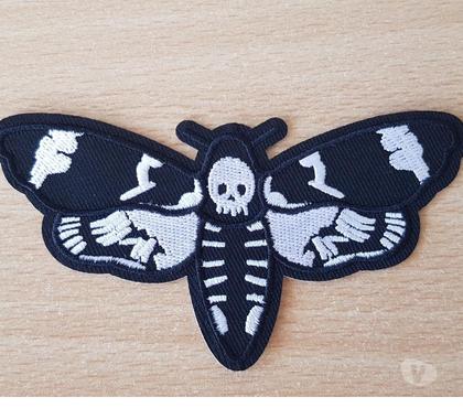 Collections Bruxelles-Centrum Bruxelles (Brussels) - Photos Vivastreet écusson patch brodé papillon sphinx tète de mort 11x6 cm