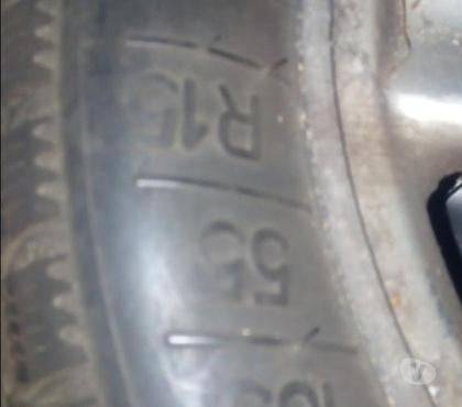 Pièces détachées automobile - Photos Vivastreet 4 pneus hiver 185 55 15 à vendre
