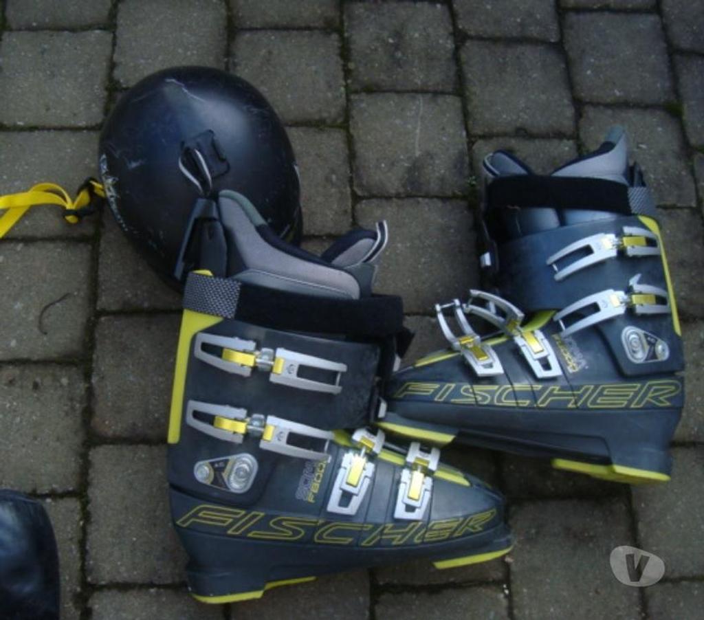 Matériel de sport Rixensart Rixensart-Centrum - Photos Vivastreet snowboard ou ski et bottines+casque, chausettes, combinais.