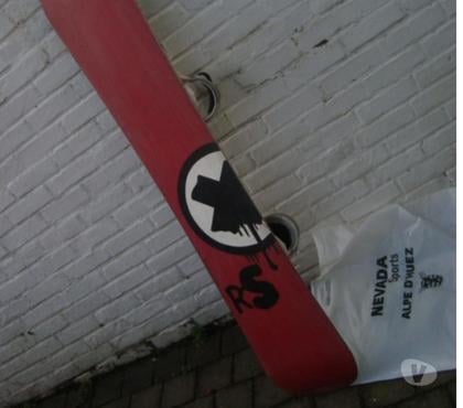Sports - hobbies Rixensart-Centrum Rixensart - Photos Vivastreet snowboard ou ski et bottines+casque, chausettes, combinais.