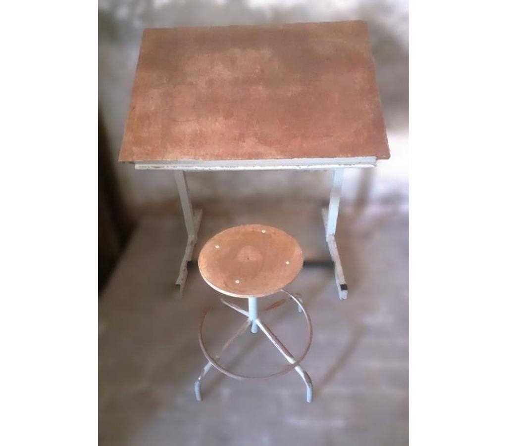 Meubles & Décoration Amougies - Photos Vivastreet Tabouret d'atelier vintage année 1950