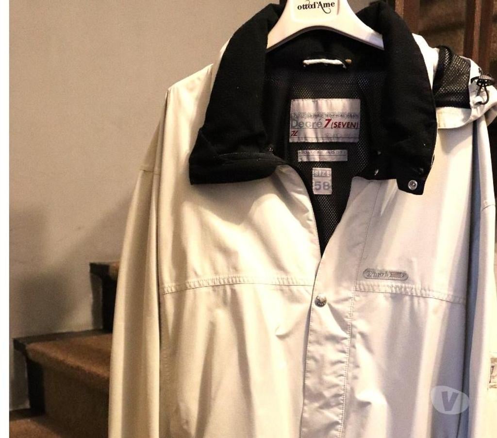 Matériel de sport Rixensart Rixensart-Centrum - Photos Vivastreet Anorak et autre blanc = T:5254 >10 €