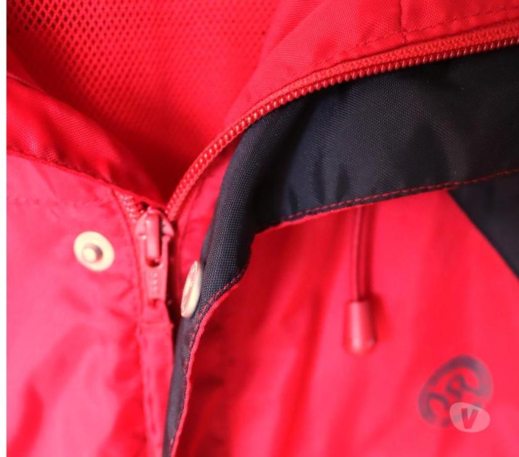Matériel de sport Rixensart Rixensart-Centrum - Photos Vivastreet Anorak et autre blanc = T:5254 >10 €