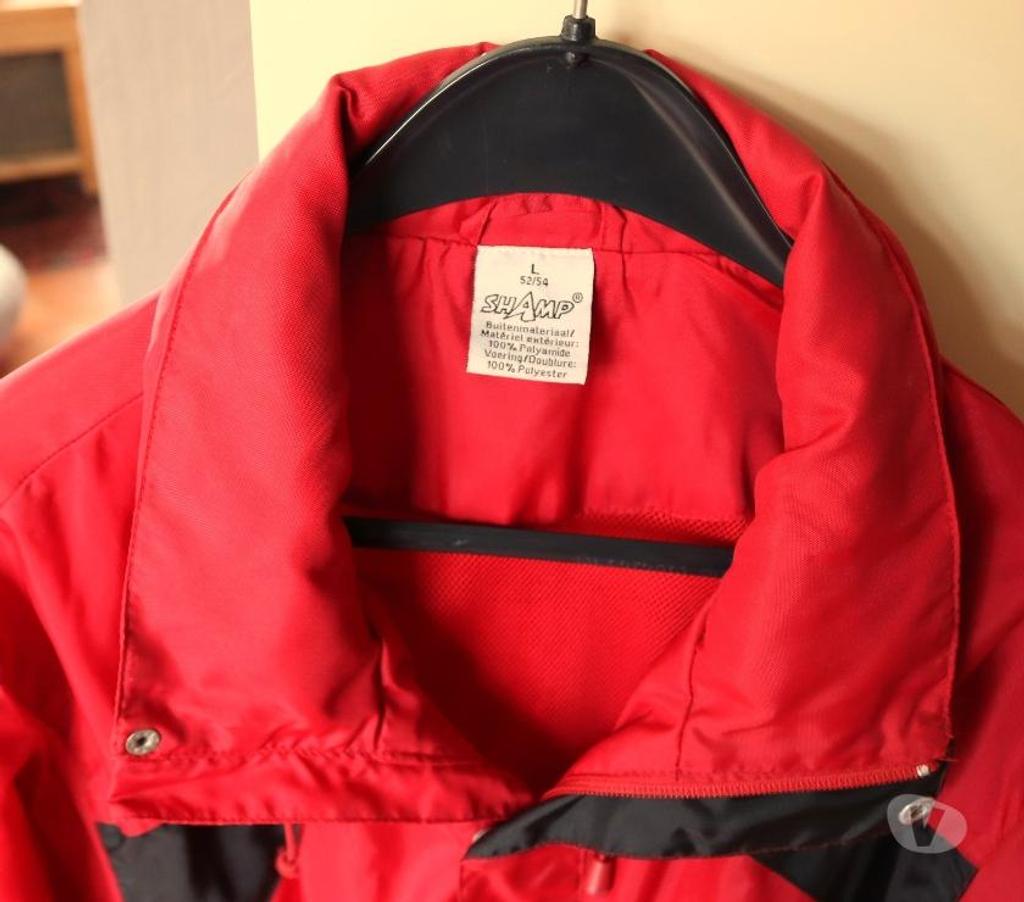 Matériel de sport Rixensart Rixensart-Centrum - Photos Vivastreet Anorak et autre blanc = T:5254 >10 €