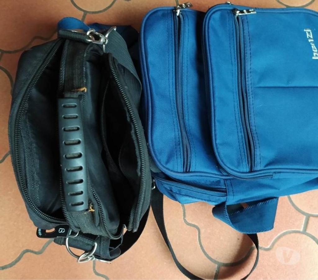 Accessoires & Bagagerie Rixensart Rixensart-Centrum - Photos Vivastreet SACS en bandoulière noir,bleu synthétique +sieurs poches