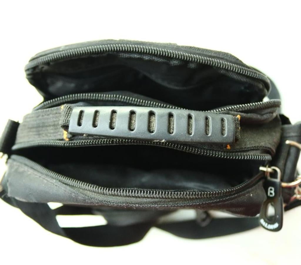 Accessoires & Bagagerie Rixensart Rixensart-Centrum - Photos Vivastreet SACS en bandoulière noir,bleu synthétique +sieurs poches