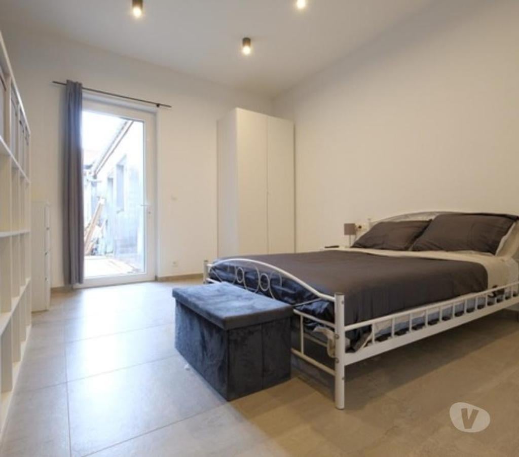 location meublé La Louvière - Photos Vivastreet studio nouveau tout équipé