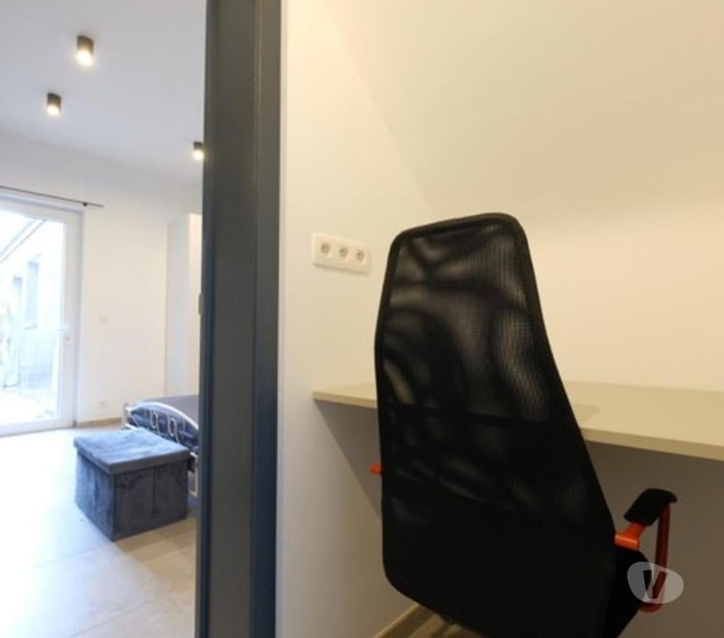 location meublé La Louvière - Photos Vivastreet studio nouveau tout équipé