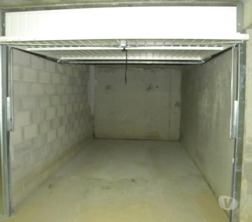 Location parking & garage Liège Liège-Centrum - Photos Vivastreet Garage fermé sécurisé à louer