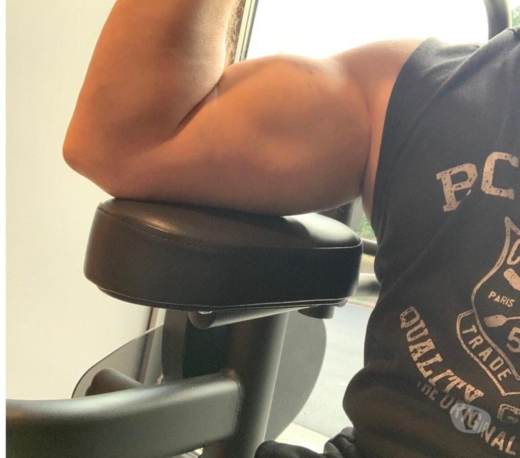 Gay Charleroi Charleroi-Centrum - Photos Vivastreet Ch passif -28 ans soumis pour daddy actif discret