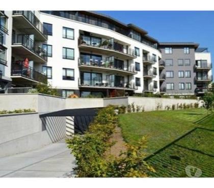 Location parking & garage - Photos Vivastreet Emplacement de parking en face hôpital Brugmann