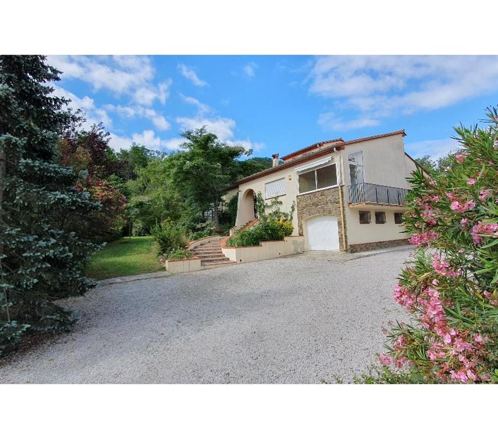 Annonce maison France - Photos Vivastreet Près de Perpignan Belle villa de 204m² avec grand parc