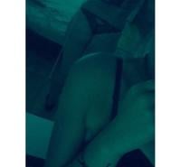 Jeune blanche en couple