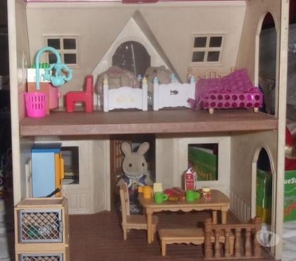 Jeux & jouets Bon-Secours Péruwelz - Photos Vivastreet sylvanian families maison avec figurines