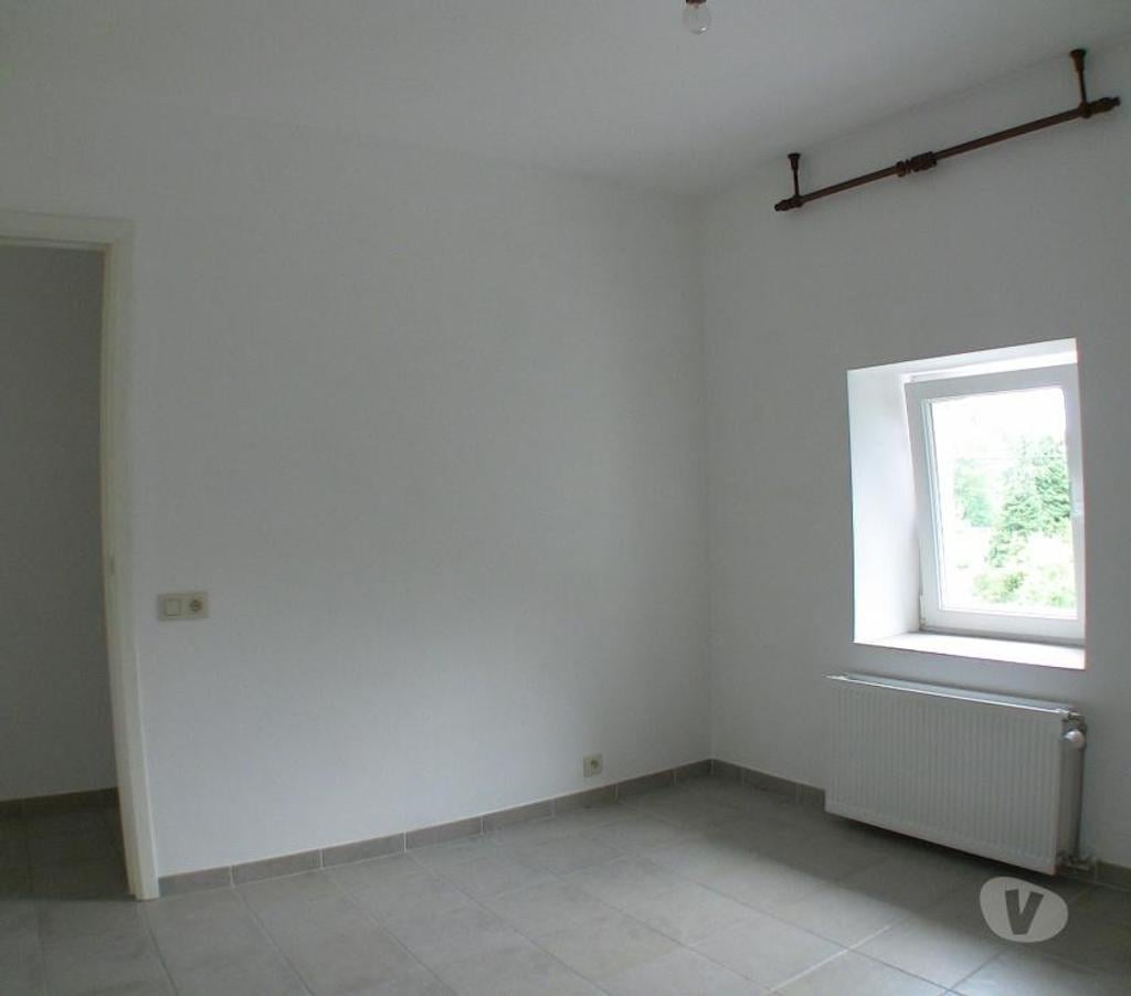 Location appartement Mettet Biesme - Photos Vivastreet Appartement 2 CH Mettet centre PEB: B 1er étage