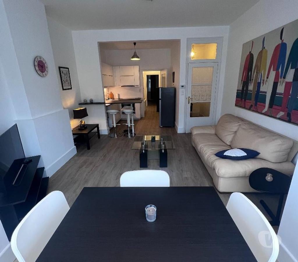 location meublé Liège Liège-Centrum - Photos Vivastreet APPARTE MEUBLE A LOUER 1chambre à coucher Bd. Avroy Liege