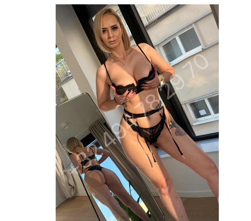 Escort Aubange Athus - Photos Vivastreet Julia superbe blonde