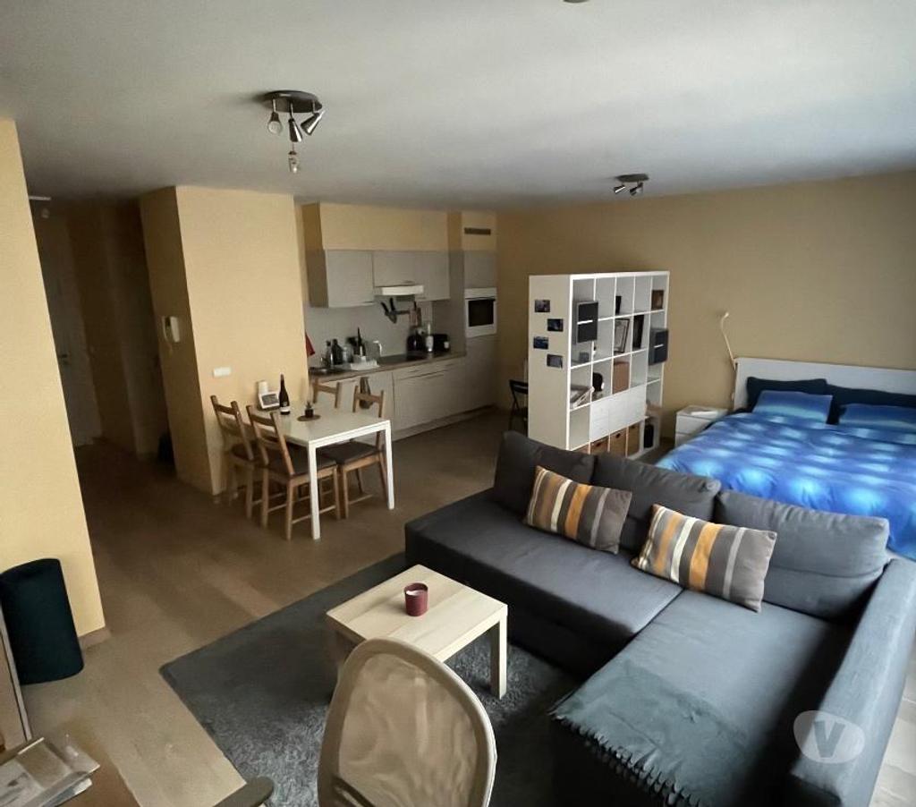 location meublé Ottignies-Louvain-la-Neuve Louvain-la-Neuve - Photos Vivastreet Studio meublé 47m2 Centre LLN