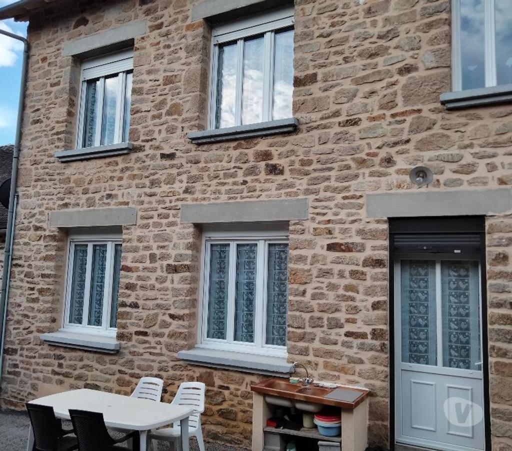 Annonce maison France - Photos Vivastreet Maison de village 7 pièces – 160 m² plus dépendances