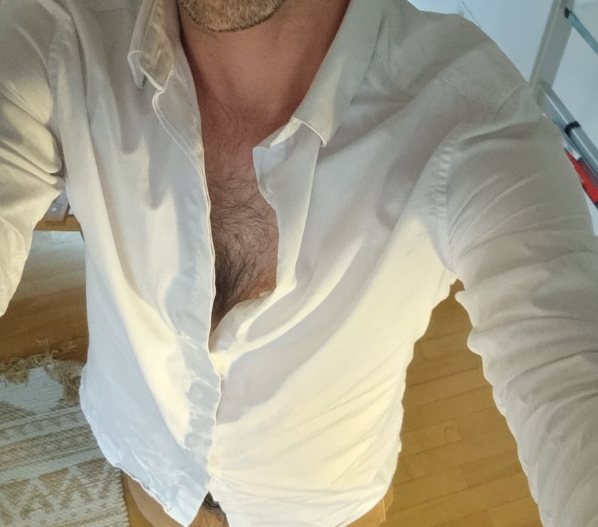 Rencontre sexe - Photos Vivastreet Jeune homme bien membré cherche une complice ou un couple