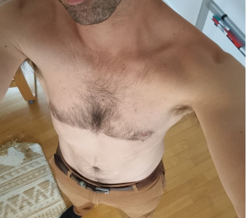 exhib Ixelles - Photos Vivastreet Jeune homme bien membré cherche une complice ou un couple