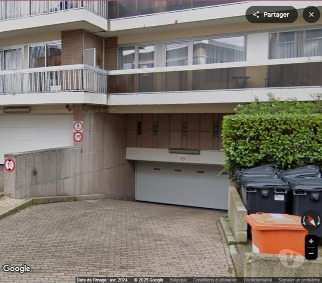 Location parking & garage Forest - Photos Vivastreet LOCATION Forest-National : emplacement parking pour voiture