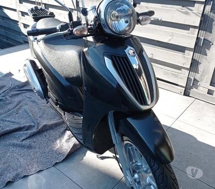 Cyclomoteur occasion Liège-Centrum Liège - Photos Vivastreet Vends scooter Piaggio Carnaby