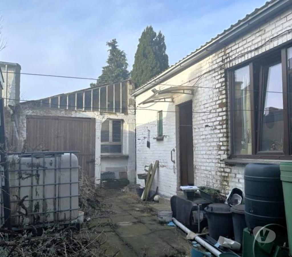 Annonce maison Jumet Lodelinsart - Photos Vivastreet Vendue: Maison 5 chambres + jardin + entrepôt. PEB D.