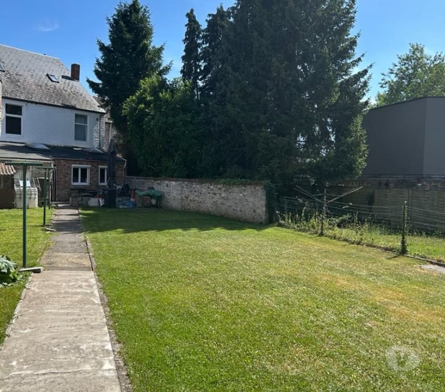 Annonce maison Florennes Florennes-Centrum - Photos Vivastreet Très jolie maison 6 chambres + jardin + 2 garages. PEB D.