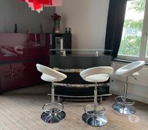 Bar avec tabourets dimension 130*115