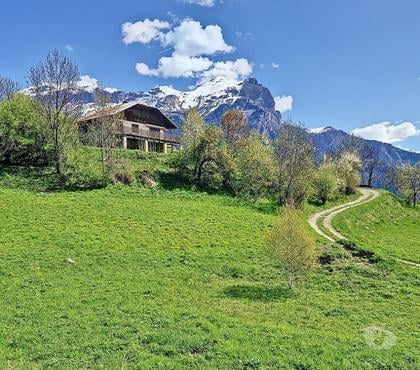 Maisons a vendre - Photos Vivastreet HAUTES-ALPES - CHALET A PUY SAINT VINCENT 1400