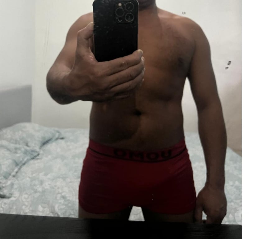 Escort Saint-Gilles - Photos Vivastreet Pedro, massage tantric