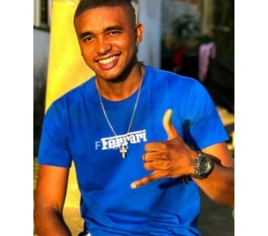 Escort Saint-Gilles - Photos Vivastreet Pedro, massage tantric