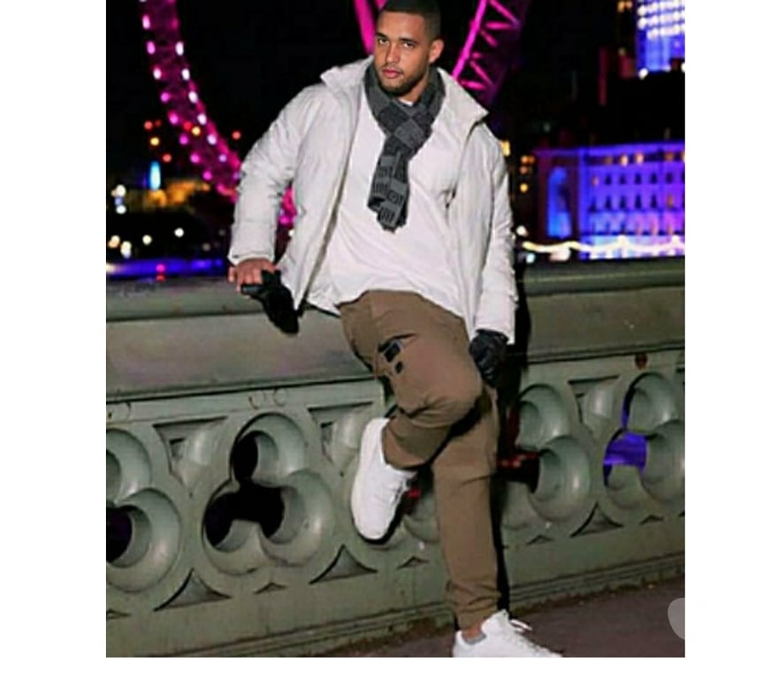 Escort Saint-Gilles - Photos Vivastreet Pedro, massage tantric