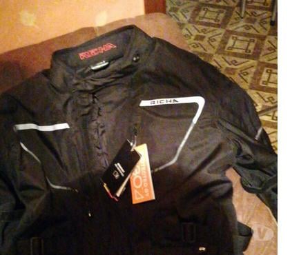 Accessoires moto d'occasion Bruxelles-Centrum Bruxelles (Brussels) - Photos Vivastreet VESTE DE MOTO RICHA